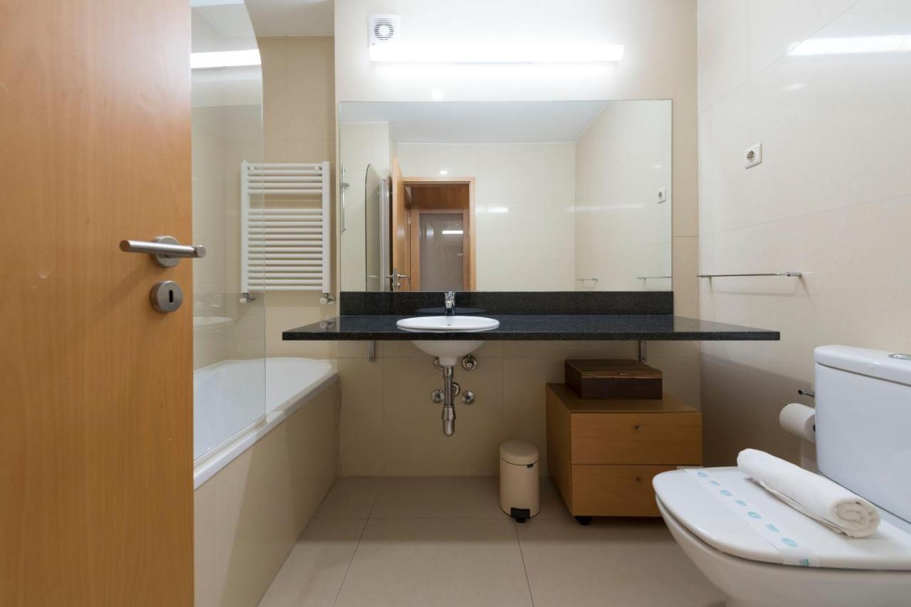 ماتوسينهوس Lovelystay - Oporto Beach Apartment With 2 Free Parking Spots المظهر الخارجي الصورة